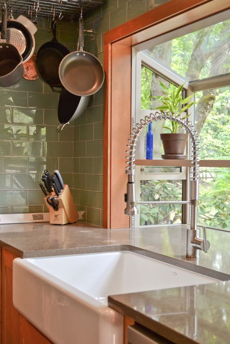 Kitchen Sink Garden Window, Kitchen Garden Window Ideas, Kitchen Garden Windows, Kitchen Garden Window, Window Over Sink, Kitchen Bay Window, Kitchen Sink Window, Kitchen Island With Sink, Kitchen Window Sill