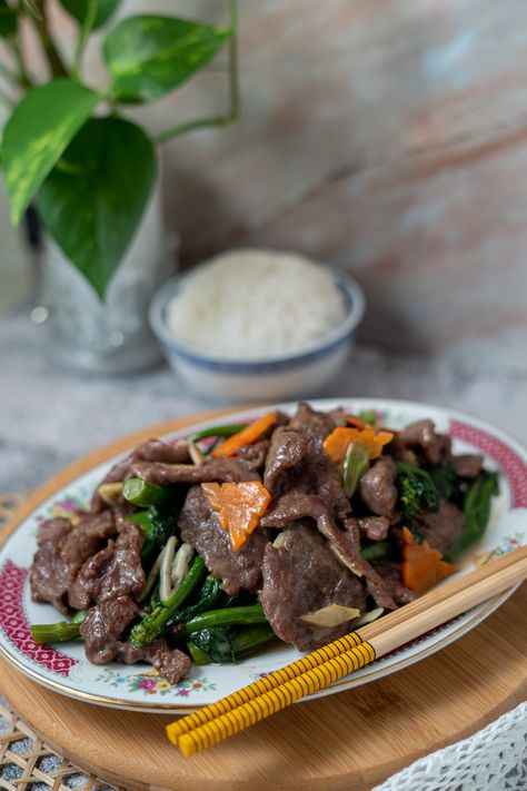 Gai Lan Recipe, Chinese Broccoli Recipe, Chinese Beef Recipes, Asian Greens, Chinese Broccoli, Chinese Beef, Broccoli Recipe, Easy Chinese Recipes, Dinner This Week