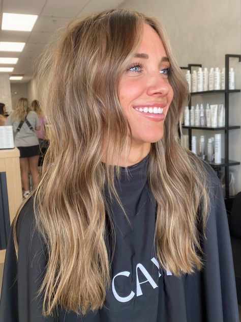 Light Brown Into Blonde Balayage, Brown And Blonde Foils, Light Chocolate Blonde Hair, Rick Brown Hair Color, Brown Blonde Fall Hair, Fall Hair Inspo Color, Light Brown Hair W Highlights, Cowgirl Brown Hair, Hair Colors That Make Blue Eyes Pop