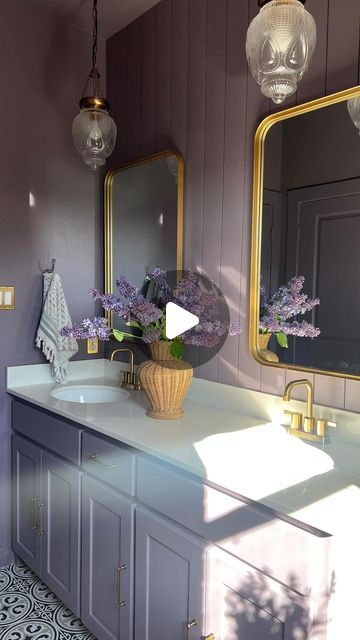 Purple Grey Bathroom, Purple Bathroom Cabinets, Lilac Bathroom Ideas, Color Drenching Bathroom, European Modern Home, Gray And Purple Bathroom, Purple Bathroom Ideas, Oasis Bathroom, Lilac Bathroom