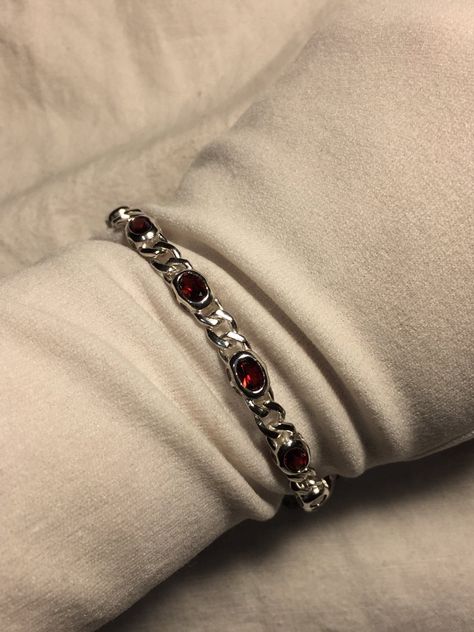 Garnet Bracelet, Dope Jewelry, Red Jewelry, Classy Jewelry, Funky Jewelry, Jewelry Lookbook, Jewelry Inspo, Dream Jewelry, Vintage Bohemian