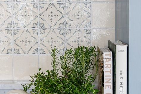 Why Choose Porcelain Floor Tiles? | Marlborough Tiles Traditional Kitchen Backsplash Ideas, Cottage Bathroom Tile, Sims Hilditch, Mediterranean Tiles, Rustic Tile, Painted Tile, Hand Painted Tile, Tile Covers, Vintage Floral Wallpapers