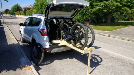 Bike Storage Inside, Campervan Storage Ideas, Suv Bike Rack, Campervan Storage, Bike Carrier Rack, Bike Hacks, Car Bike Rack, Support Velo, Build A Bike