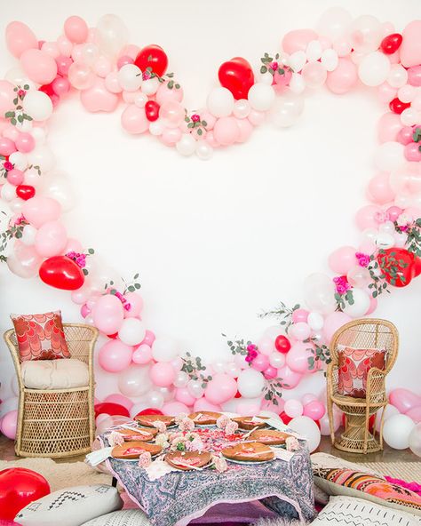 Valentines Day Bridal Shower Theme, Valentine Bridal Shower Ideas, Galentines Charcuterie, Pink Reception, Bridal Shower Checklist, Galentines Valentines, Valentinstag Party, Tea Party Theme, Unique Bridal Shower