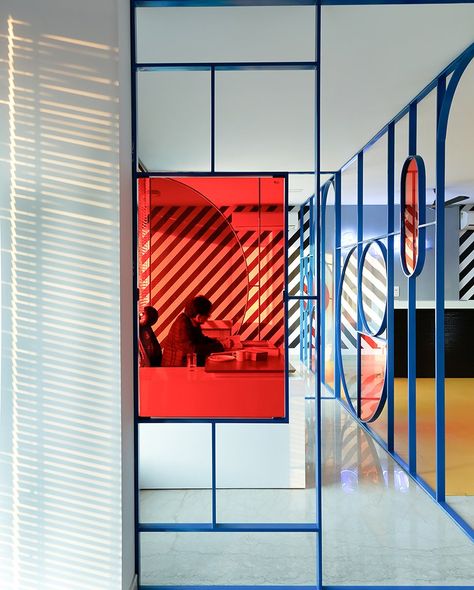 studio bipolar combines quirkiness with sophistication for esquire nightclub's offices Bauhaus Interior, Office Screens, Partition Design, Coffeehouse, Workplace Design, Piet Mondrian, Screen Design, Interior Deco, Art Deco Interior