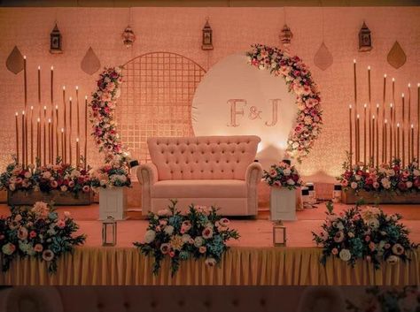 Indian Reception Stage Decor, Marriage Hall Decoration Indian Simple, Engagement Hall Decoration, Wedding Stage Backdrop Simple, Reception Stage Decoration Outdoor, Simple Stage Decorations For Engagement, Simple Wedding Stage Decorations, Indian Engagement Decorations, Wedding Reception Stage Decorations Backdrops