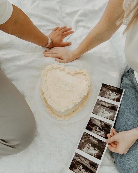 in loveee with this gender reveal… 🌷🕊️🩷👼🏼✨🍰🌸 maternity + gender reveal sessions are becoming one of my favorite intimate experiences with my couples! it’s truly so beautiful capturing love stories every day… but THIS — i can’t put it into words 🥹 what’s the saying..?! a picture is worth a thousand words ;) Private Couple Gender Reveal, Indoor Gender Reveal Photoshoot, Intimate Cake Gender Reveal, Private Gender Reveal Photoshoot, Gender Reveal Cake Pictures, Gender Reveal Couple Only, Gender Reveal Intimate Ideas, Gender Reveal Ideas For Couple Only, Gender Reveal Private