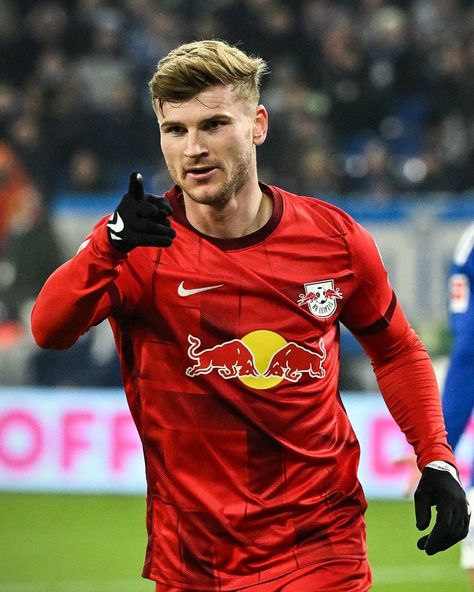 Timo Werner, Hot Stories, Association Football, Cool Haircuts, Football League, Haircuts For Men, Ufc, Football Players, Sports News