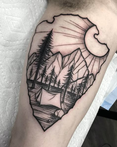 101 Best Arrowhead Tattoo Ideas You'll Have To See To Believe! 6 Outsons Arrow Head Tattoo, Arrow Head Tattoos, Arrowhead Tattoo, Tattoos Arrow, Tattoo Ideas And Meanings, Mountain Tattoo Ideas, Compass Tattoo Ideas, Tattoo Information, Cool Nature Tattoos