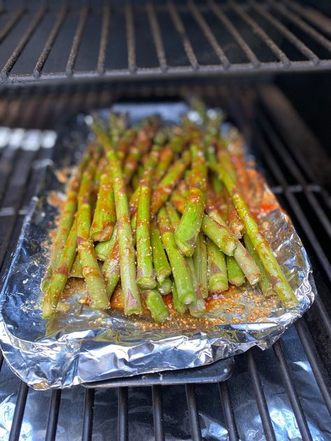 BBQ Asparagus - PNW Grill and Sip - BBQ Sides - Dinner Time Bbq Asparagus, Sides Dinner, Asparagus Balsamic, Bbq Side Dish, How To Make Bbq, Bbq Side, Smoked Food, Bacon Wrapped Asparagus, Vegetable Prep