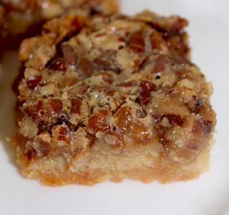 Living on Cloud Nine: TOFFEE PECAN DREAM BARS Pecan Dream Bars, Toffee Bits Recipe, Pecan Bars Recipe, Pecan Desserts, Gf Cookies, Pecan Pies, Dream Bars, Pecan Bars, Toffee Bars