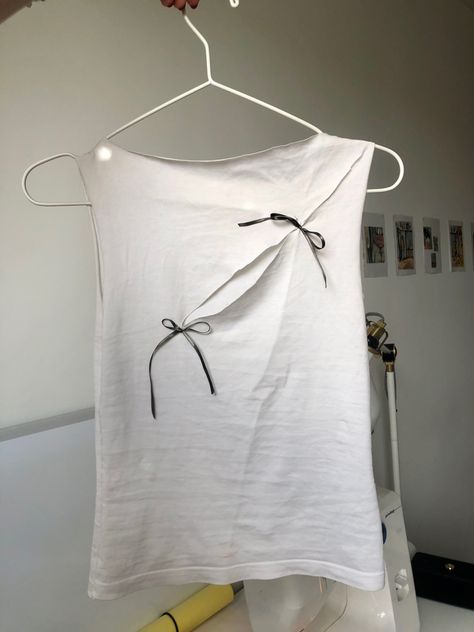 Homemade Clothes Aesthetic, Ribbon Aesthetic Outfit, Ribbon On Clothes, How To Cut A T Shirt, Making Clothes Aesthetic, Diy Ropa Aesthetic, Sewing Ideas Aesthetic, Upcycling Clothes Aesthetic, Upcycling Aesthetic