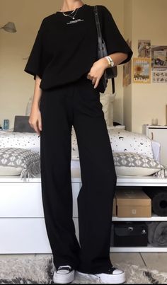 Black Ribbed Pants Outfit, Shapeless Outfit, Black Bootcut Pants Outfit, Black Trousers Outfit Summer, Black Wide Pants Outfit, Causal Outfits 2024, Black Slacks Outfit Casual, Korean Casual Outfits Street Styles, Outfits With Black Pants