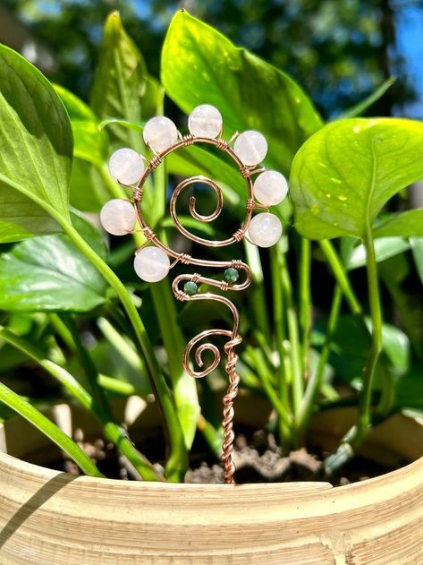 Electro Culture, Boho Hippie Home, Copper Plant, Copper Wire Crafts, Copper Wire Art, Plant Stakes, Plant Jewelry, Handmade Crystal Jewelry, Copper Diy