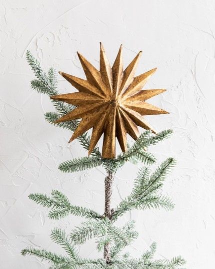 Die Hard Christmas, Christmas Tree Star Topper, Beginner Pottery, Christmas Cozy, Tree Star, Christmas Tree Star, Minimal Christmas, Country Christmas Decorations, Scandinavian Minimalist