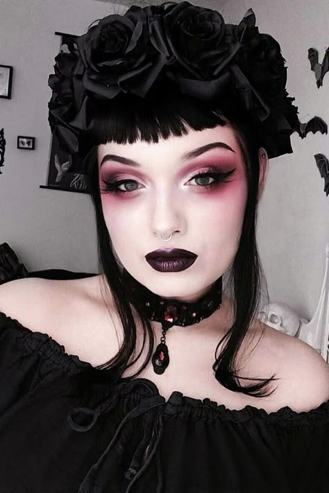 Fete Emo, Witchy Makeup, Goth Makeup Looks, Vampy Makeup, Vampire Makeup, Gothic Ideas, Witch Makeup, Camouflage Makeup, Alternative Makeup