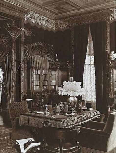 victorian interior 19th Century Homes, Edwardian Homes, Victorian Rooms, Victorian Room, Victorian House Interiors, Victorian Interior Design, Victorian Home Interior, Victorian Parlor, Victorian Life