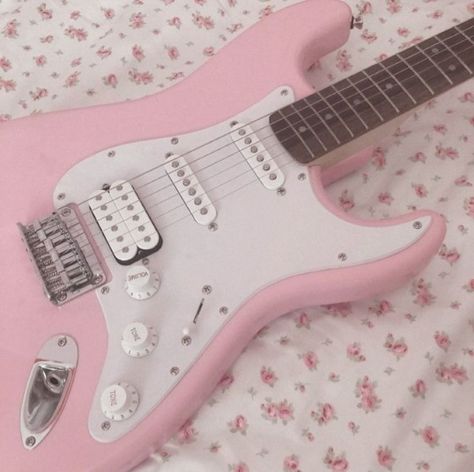 Electric Guitar Colors, Electric Guitar Aesthetic Girl, Pink Electric Guitar Aesthetic, Pink Guitar Aesthetic, Girly Guitar, Discord Decor, Coquette Board, Electric Guitar Aesthetic, Pink Electric Guitar