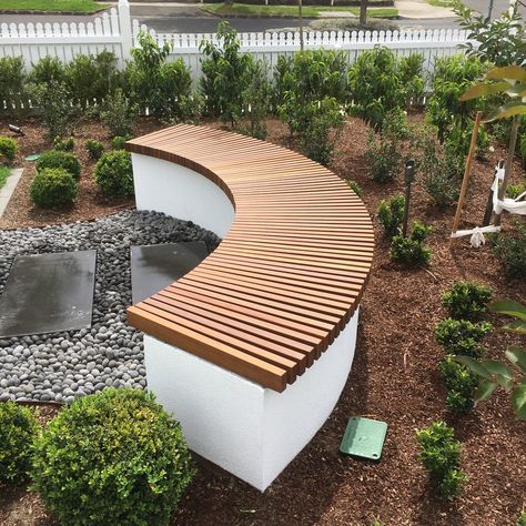 Curved Outdoor Benches, Architecture Cake, Curved Seating, Carpentry Ideas, Outdoor Bench Seating, Luxury Garden Furniture, Curved Bench, Seating Design, Outdoor Benches