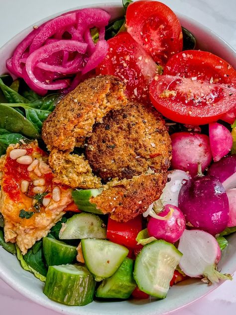 Homemade Cava Bowl with Veggie Falafels — AllTypesOfBowls Cava Salad, Meal Prep Air Fryer, Cava Bowl Recipe, Cava Bowl, Types Of Bowls, Dairy Free Low Carb, Falafel Recipe, Low Carb Meal Prep, Low Carb Meal