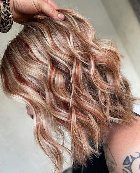 Ice Blonde Hair With Copper, Blond Hair With Copper Lowlights, Blond And Red Hair Highlights, Subtle Red Lowlights In Blonde Hair, Copper Root Shadow, Blonde With Rose Gold Lowlights, Strawberry Blonde Hair With Lowlights And Highlights, Red Balayage On Blonde Hair, Cowboy Cooper With Blonde