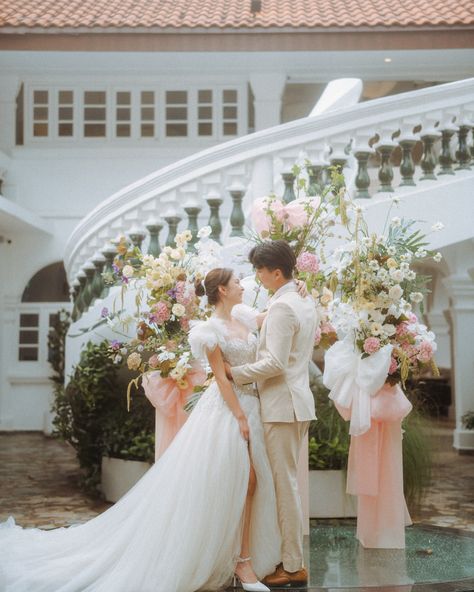 All the most beautiful things put together to create this dream 🎀 The dreamers - visual creatives: @sojuandshots venue styling: @fellowfolks makeup artist: @mua.dawn gowns: @trulyenamoured venue: @1flowerhill.sg @1_host Singapore Wedding, Put Together, Beautiful Things, The Dreamers, Makeup Artist, Singapore, Wedding Venues, To Create, Most Beautiful