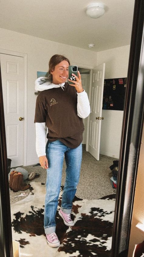 Chill Western Outfit, Simple Western Outfits Winter, Cute Country Winter Outfits, Causal Country Outfits, Western Instagram Aesthetic, Western Lazy Outfit, Cute Western Outfits For Winter, Everyday Country Outfits, Country Fall Outfits Women