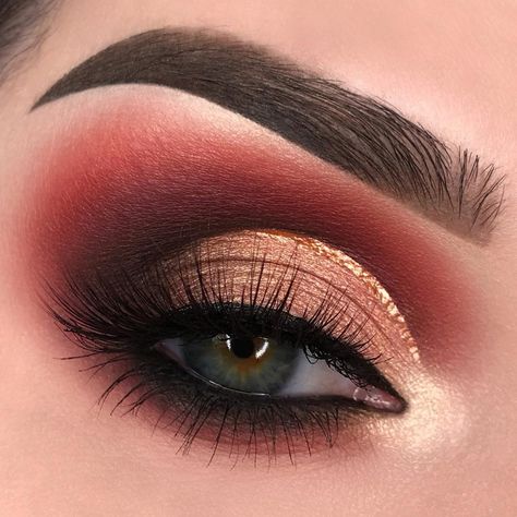 Fabulous eye makeup ideas make your eyes pop - Half cut crease using the nabla cosmetics Dreamy Eyeshadow palette #eyemakeup #makeup #eyes #beauty Make Up Color, Nabla Cosmetics, Make Up Gold, Make Your Eyes Pop, Cut Crease Eye, Cute Eyeshadow Looks, Eye Makeup Ideas, Linda Hallberg, Cut Crease Makeup