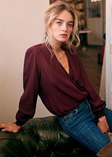 Simplistic Fashion, Sezane Blouse, Wardrobe Plan, Teacher Attire, Easy Morning, Looks Style, Mode Inspiration, Parisian Style, Look Fashion