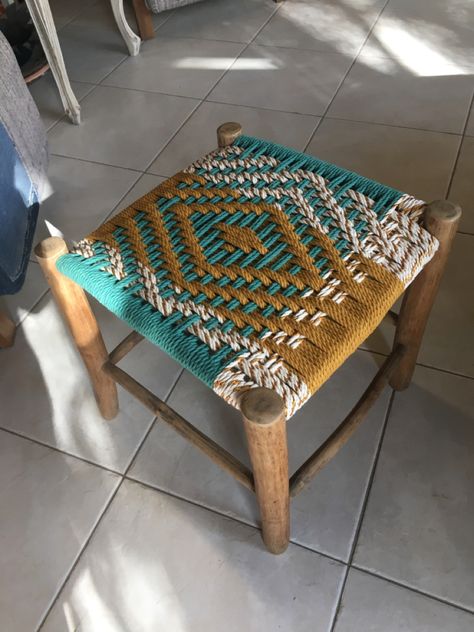 Woven Stool Diy, Woven Stool, Hemp Crafts, Diy Stool, Kutch Work Designs, Chair Repair, Diy Leather Bracelet, Woven Chair, Woven Furniture