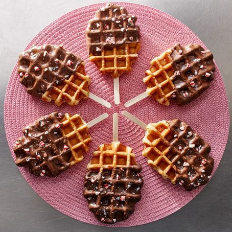 Chocolate Dipped Waffles with Candy Cane Crunch Chocolate Dipped Wafers, Wafers Dipped In Chocolate, Chocolate Waffle Cone Recipe, Chocolate Dipped Waffles, Dark Chocolate Waffles, Waffle Pops, Waffle Sticks, Mini Donuts Maker, Waffle Day