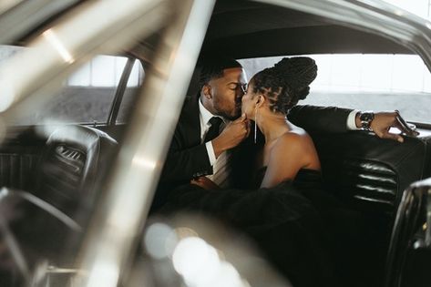 Photoshoot With Classic Car, Wedding Mustang Car, Old School Engagement Photoshoot, 1950 Engagement Photos, Couples Car Shoot, Car Photoshoot Couple Picture Ideas, Engagement Photos Mustang, Old School Car Photoshoot Black Couple, Engagement Photoshoot With Car