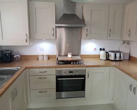 Easedale | Taylor Wimpey on Instagram: “Goodnight 🙏 A clean kitchen ready for the morning. . . .…” Taylor Wimpey, Kitchen 2021, Vision Book, Clean Kitchen, The Morning, Home And Family, Kitchen Cabinets, New Homes, Collage