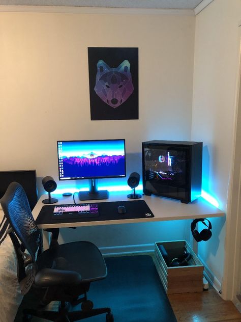 Gamer Room Diy, Gaming Computer Setup, Gaming Desk Setup, Best Gaming Setup, Computer Gaming Room, Computer Desk Setup, Gamer Setup, Pc Gaming Setup, Video Game Room Design