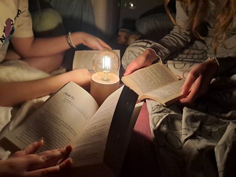 Sleepover reading Readathon Aesthetic, Reading Sleepover, Reading Dates, Reading With Friends, Romanticizing Reading, Reading Date, Reading Friends, Book Vibe, Reading Night