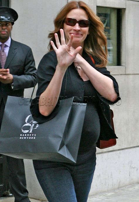 Julia Roberts Julia Roberts Pregnant, Josh Duhamel, Pregnant Celebrities, Diane Lane, Alyson Hannigan, Royal Babies, Alyssa Milano, Matthew Mcconaughey, Pregnant Woman