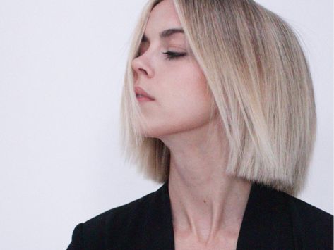 Razor Sharp Edges Razor Cut Hair, Haircut Styles For Women, Pixie Bob Haircut, Choppy Bob Hairstyles, Japan Tokyo, Pixie Bob, Trending Hairstyles, Bob Haircuts, Short Bob Hairstyles