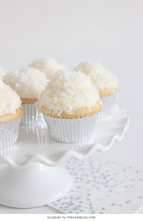 Coconut Cupcake, Coconut Buttercream, Fun Cupcake Recipes, Cake Rack, Round Pen, Coconut Cupcakes, Fairy Cakes, Cake Blog, Gourmet Gift Baskets