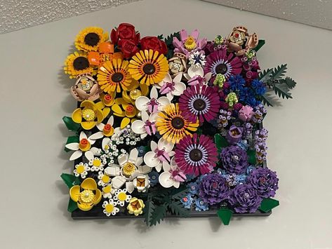 Lego Flower Wall Display, Lego Plant Display, Lego Flower Wall, Lego Flower Display, Lego Greebling, Lego Art Wall, Lego Wall Art, Lego Room Decor, Lego Flowers