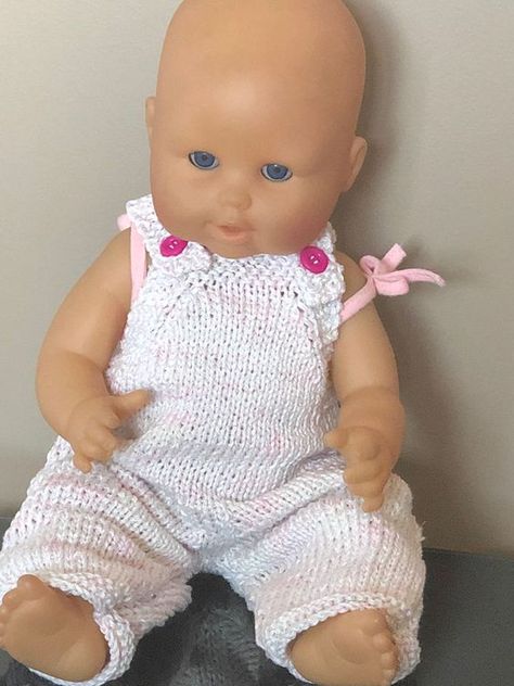 Knitting Dolls Clothes, Knitting Patterns Toys, Baby Doll Clothes, Baby Born, Diy Couture, Knit Or Crochet, Doll Clothing, Knitted Toys, Doll Making