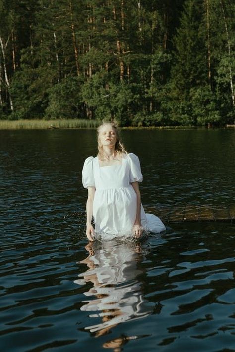 White Dress In Water, Woman In White Dress, Projector Photography, Lake Photoshoot, Water Fairy, Mermaid Photos, Woman In White, 3d Cube, Summer Lake