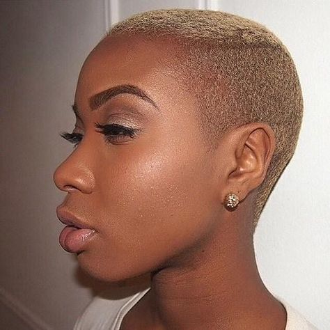 Embrace Your TWA This Summer – 10 Hairstyles Shaved Hairstyles, Short Natural Haircuts, Women Models, Beehive Hair, Twa Hairstyles, Shaved Hair Designs, Asymmetrical Hairstyles, Hair 2018, Funky Hairstyles