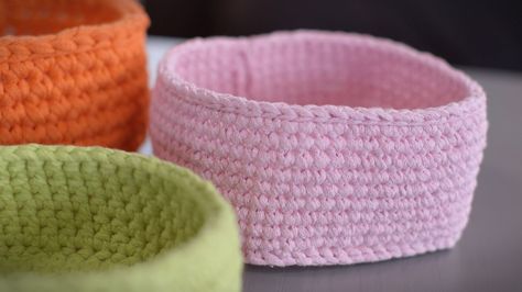 Virkatut sisustuskorit Crochet For Home, Catania, Video Tutorials, Knit Crochet, Baby Shoes, Baskets, Projects To Try, Knitting, Crochet