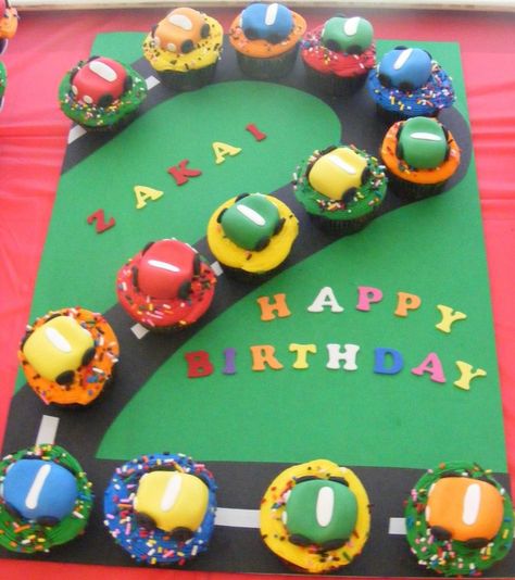 Birthday Cars Theme, Car Cupcakes, Car Birthday Ideas, Hot Wheels Birthday Party Ideas, 2 Fast 2 Curious, Cowboy Cupcakes, Cupcakes With Fondant, Boy Birthday Cakes, Truck Cupcakes