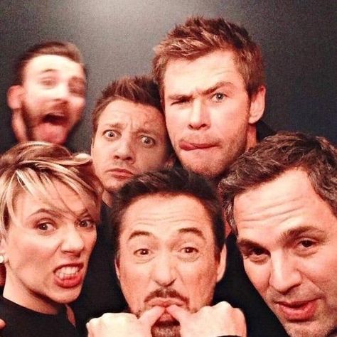 Avengers Cast, Marvel Photo, Marvel Images, Dc Memes, Marvel Actors, Man Thing Marvel, Marvel 3, Avengers Funny, Marvel Fan