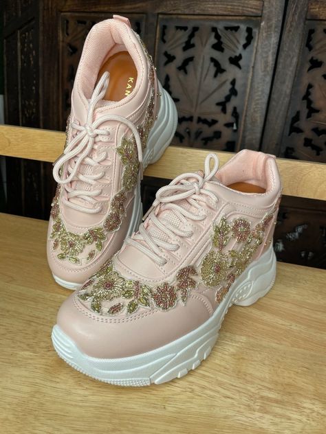 Indian Sneakers, Pooh Wedding, Indian Wedding Shoes, Wedding Sneakers, Work Shoes Women, Indo Western Dress, Western Dress, Indian Prints, Bridal Shoot