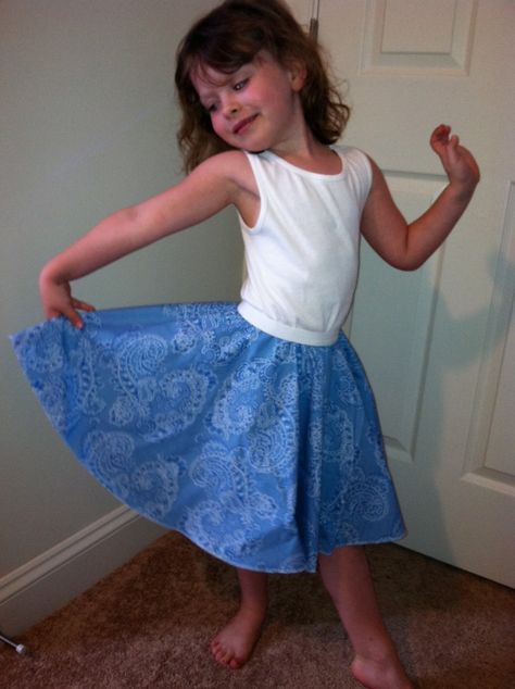 Twirl Skirt Pattern Free, Circle Skirt Pattern Kids, Girls Circle Skirt, Twirling Skirt, Diy Circle Skirt, Volunteer Ideas, Girls Skirt Patterns, Girls Dress Pattern Free, Circle Skirt Tutorial