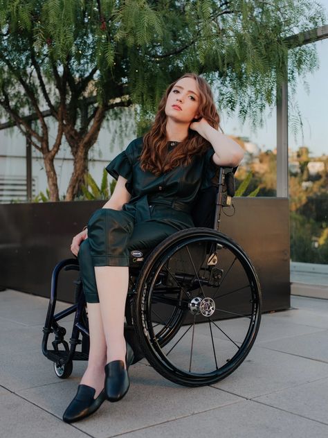 We don’t often see an actor who uses a #wheelchair in real life in this type of role — in a major thriller. https://nyti.ms/3kYxe00 @nytimes #disability Kiera Allen, Disabled Character, Wheelchair Photography, Jervis Tetch, Wheelchair Fashion, Disabled Women, Anatomy References, Wheelchair Women, Barbara Gordon