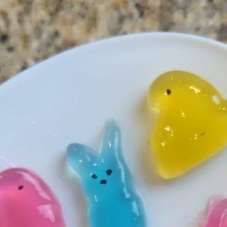 Easy As Try on Instagram: "🐥 Peeps Boba 🧋 Full recipe video will be on a platform that started with you and ends with tube ♥️▶️ This recipe is based on Taiwanese tapioca boba pearls but uses white sugar and is colored and shaped to look like peeps. If you've never had boba, I highly recommend trying a milk tea with boba from an authentic boba shop 🧋♥️" Milk Tea With Boba, Bubble Tea Pearls, Tapioca Boba, Boba Shop, Boba Pearls, Boba Drink, Fast Foods, Tapioca Pearls, Recipe Video