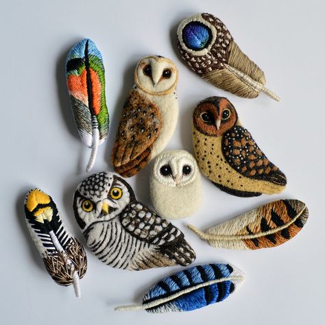 Embroidered Accessories, Felted Crafts, Needle Felted Owl, Felt Owls, Felt Owl, Wool Animals, Needle Felting Tutorials, Felt Embroidery, Needle Felting Projects